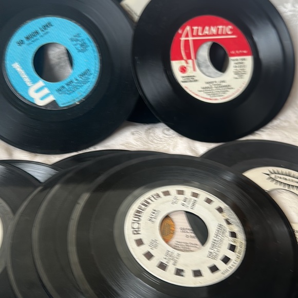 Old 45 7” vinyl records a total of 19 records - Picture 4 of 8